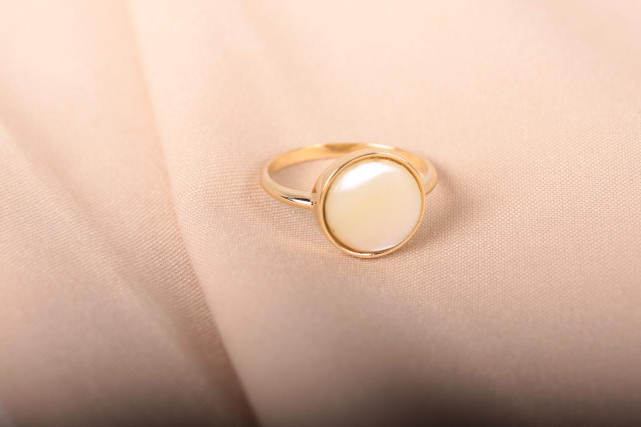 Кільце із жовтого золота з перламутром (2244058302)