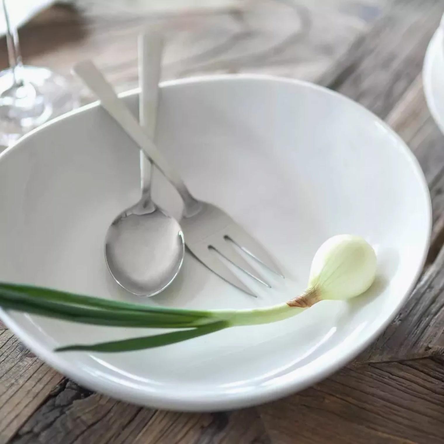 Тарілка глибока фарфорова DUKA TIME 22 см Белый (1210853) - фото 4 Тарілка глибока фарфорова DUKA TIME 22 см Белый (1210853) - фото 4