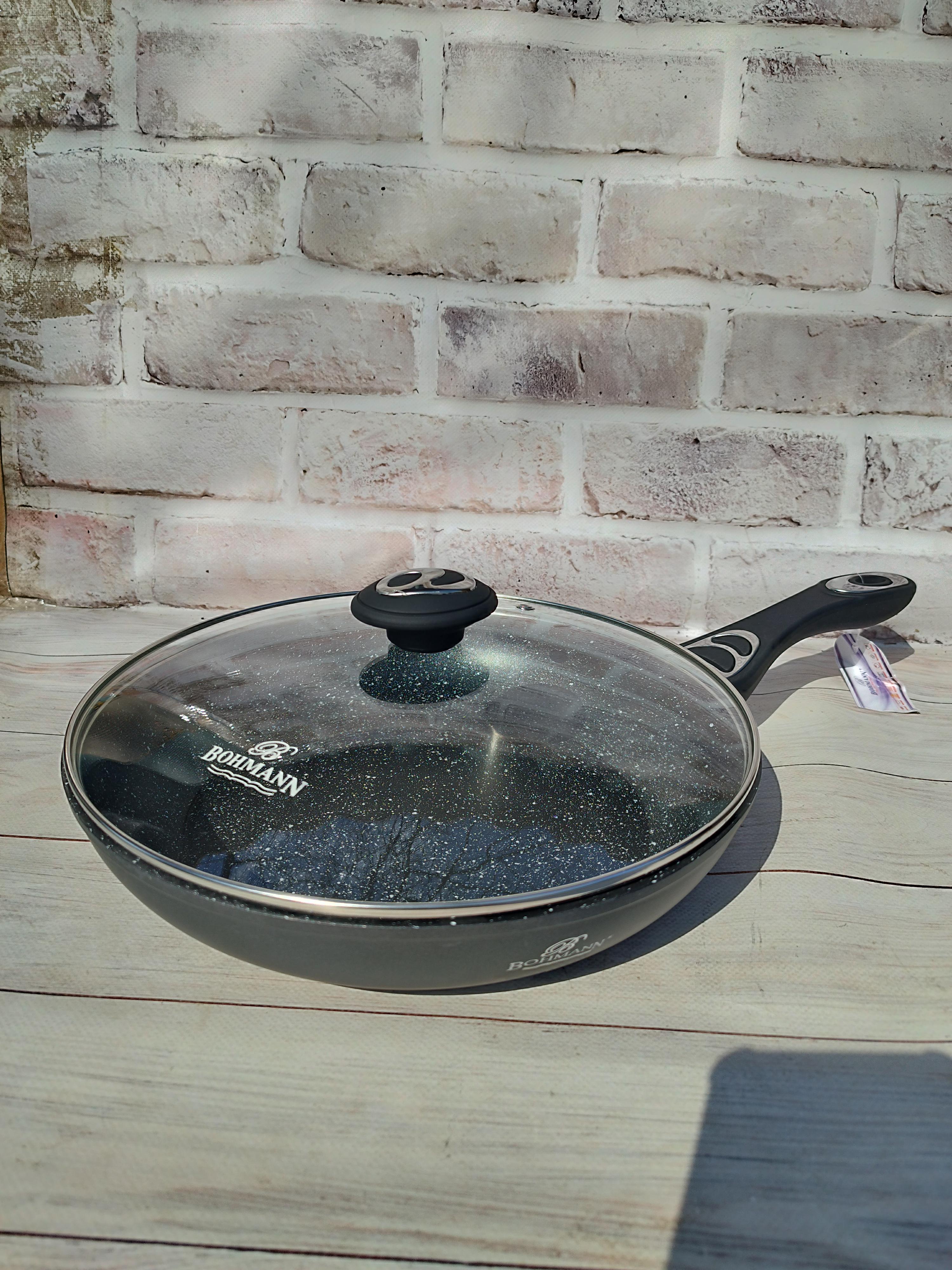 Сковорода Bohmann з мармуровим антипригарним покриттям та кришкою 20 см Чорний (BH-9512-20)