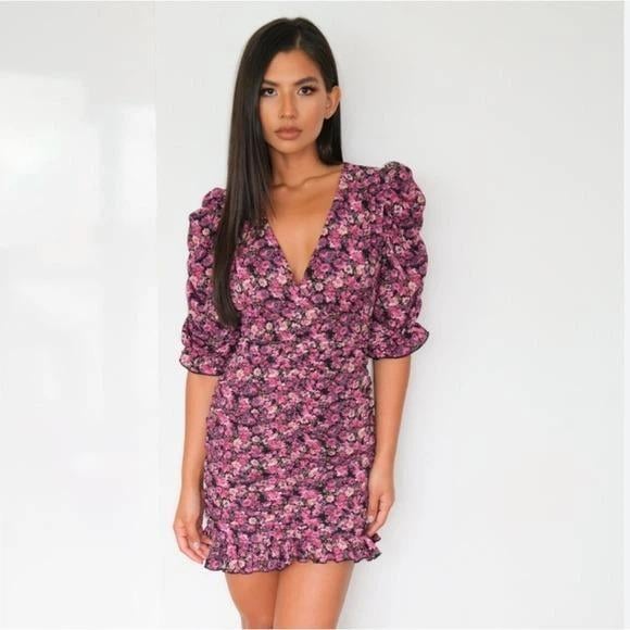 Платье Missguided DE933716 Цветы р. 34 Черный