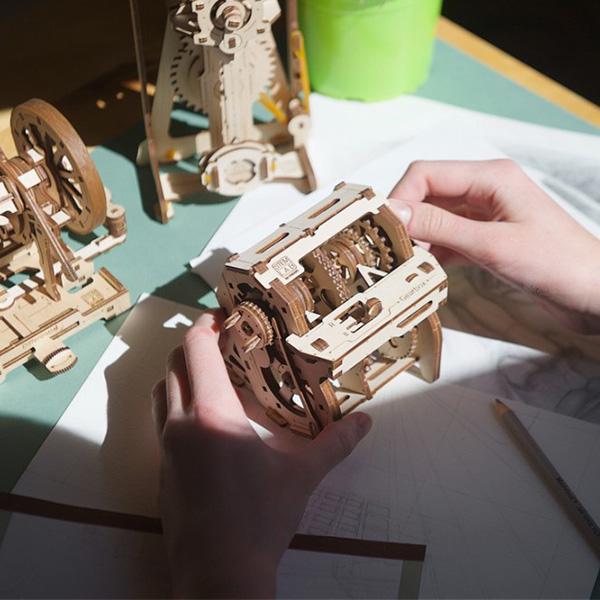 Механическая STEM-модель Ugears STEM Lab Коробка передач (3941) - фото 12 Механическая STEM-модель Ugears STEM Lab Коробка передач (3941) - фото 12