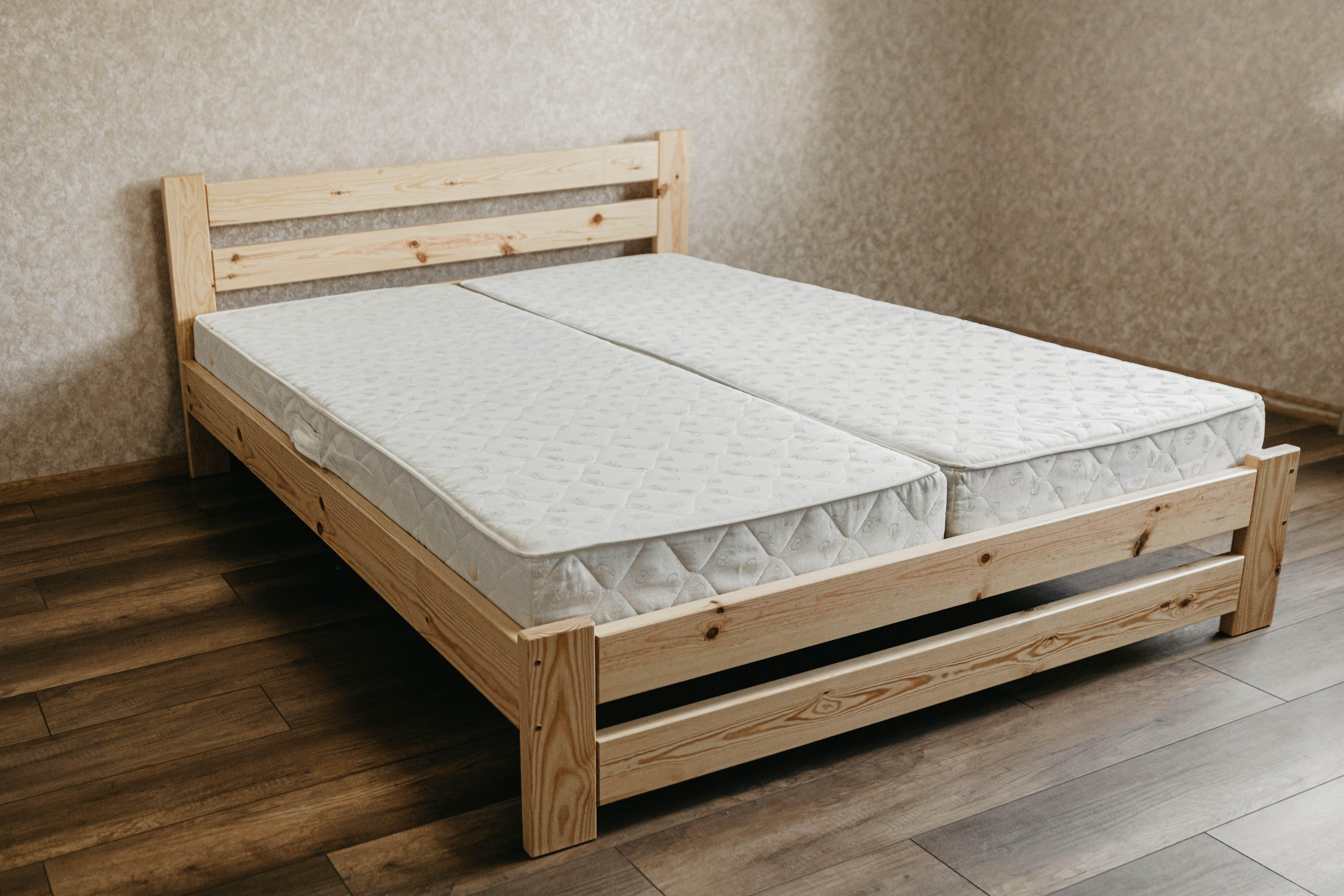 Ліжко двоспальне з масиву сосни 160x190 см (24590042) - фото 6