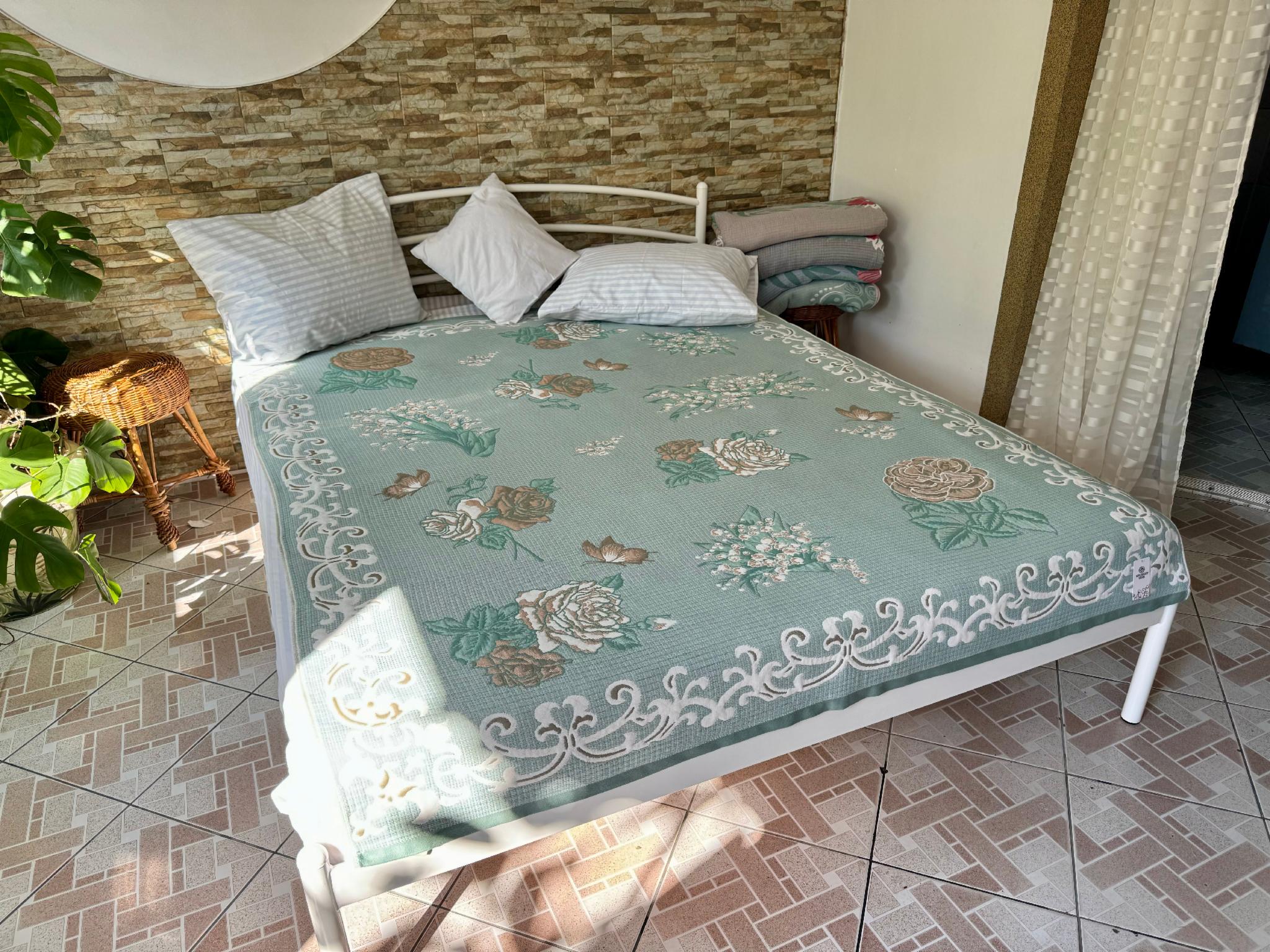 Простынь из льна Цветочки полуторный 150х200 см Зеленый (L5518-G/WP/x150)