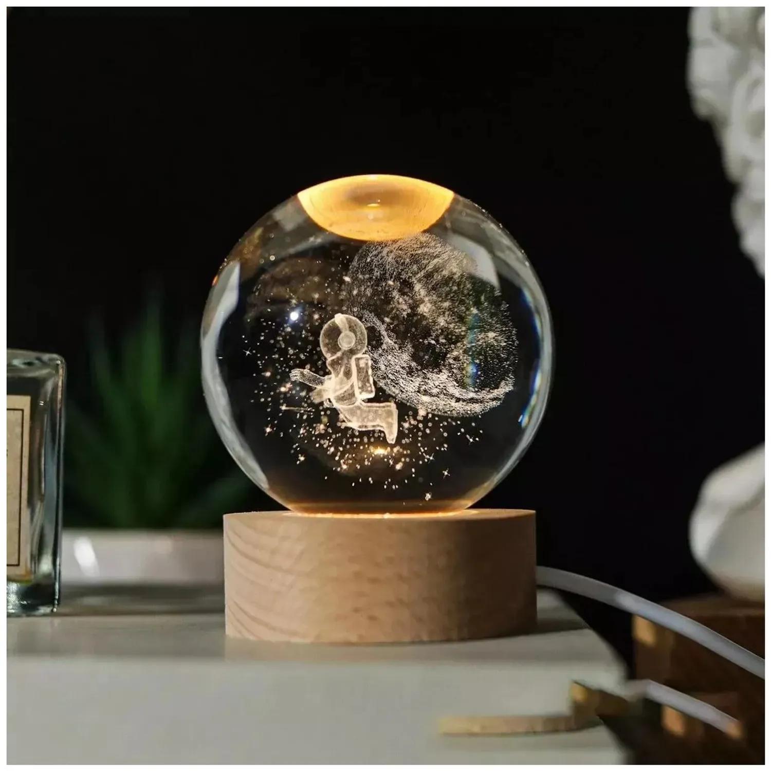 Ночник 3D светодиодный хрустальный шар Астронавт среди звезд светильник для детей питание от USB 6x6 см Теплый белый (D-0154) - фото 3