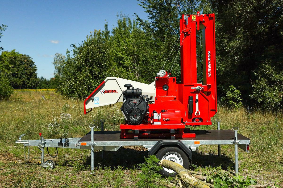Подрібнювач гілок Arpal на шматки дров з бензиновим двигуном на причепі з поворотною платформою (АМ-200БД-К) - фото 27 Подрібнювач гілок Arpal на шматки дров з бензиновим двигуном на причепі з поворотною платформою (АМ-200БД-К) - фото 27