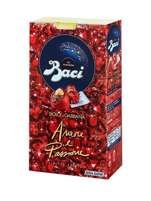 Конфеты с предсказаниями Baci Dolce and Gabbana Amore e Passione 150 г Конфеты с предсказаниями Baci Dolce and Gabbana Amore e Passione 150 г