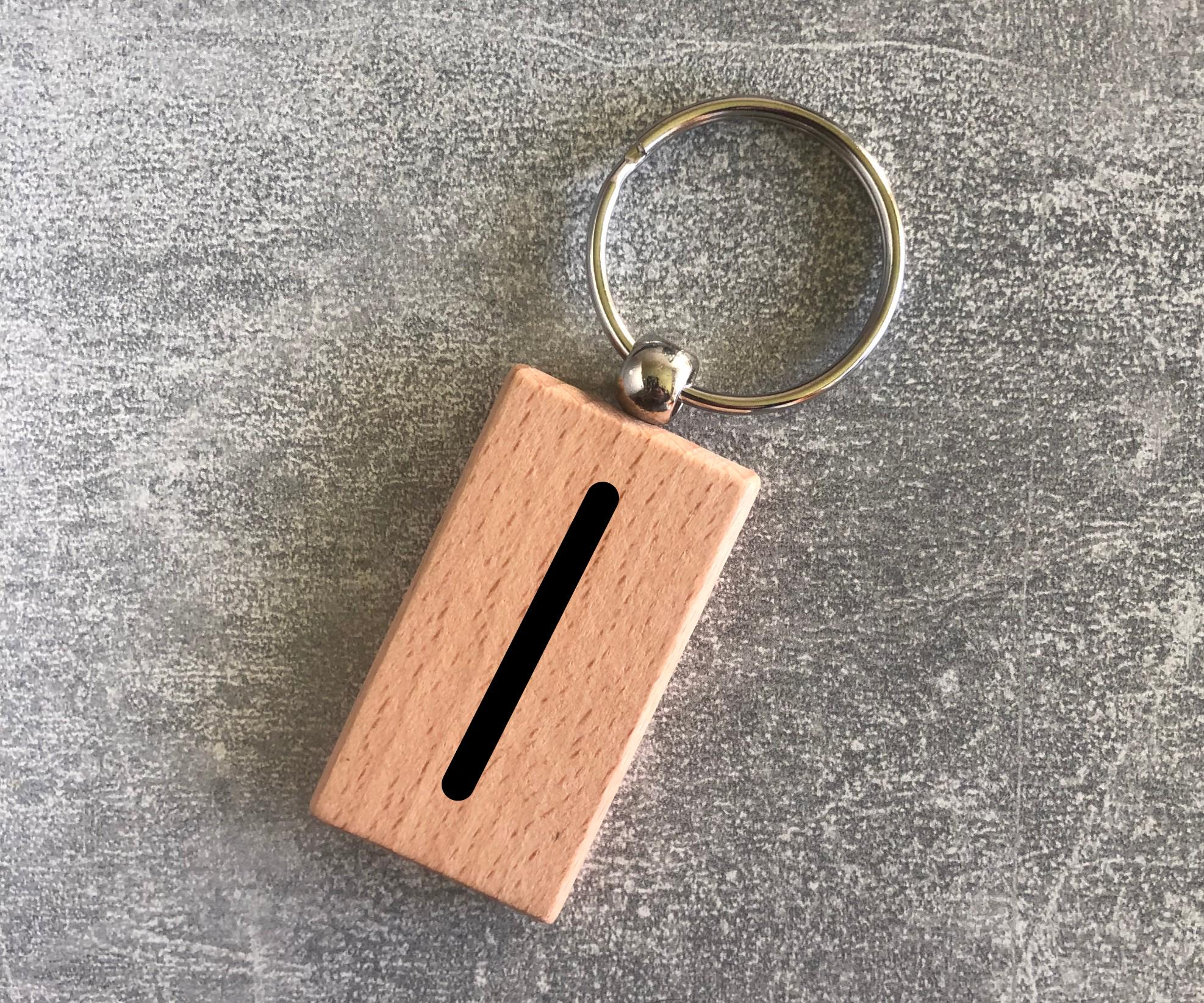 Брелок деревянный с руной Старшого футарк "ИСА" (15010108011)