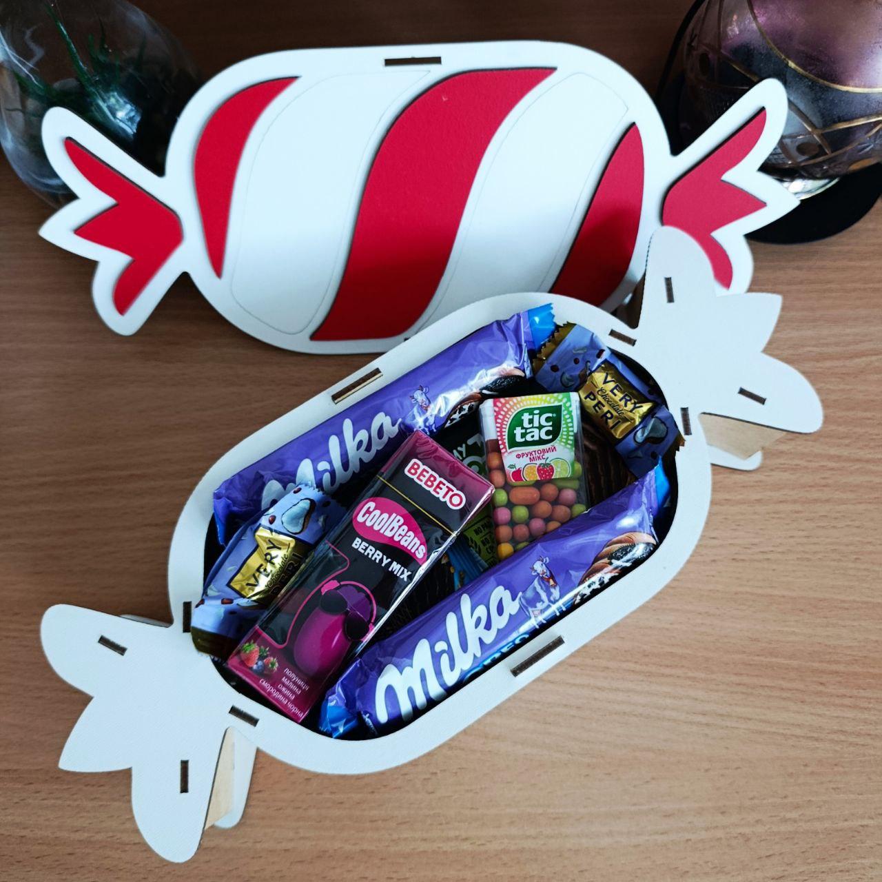 Бокс с сладостями мелкая для ребенка/девушки на день рождения/новый год/день влюбленных/8 марта (ar277)