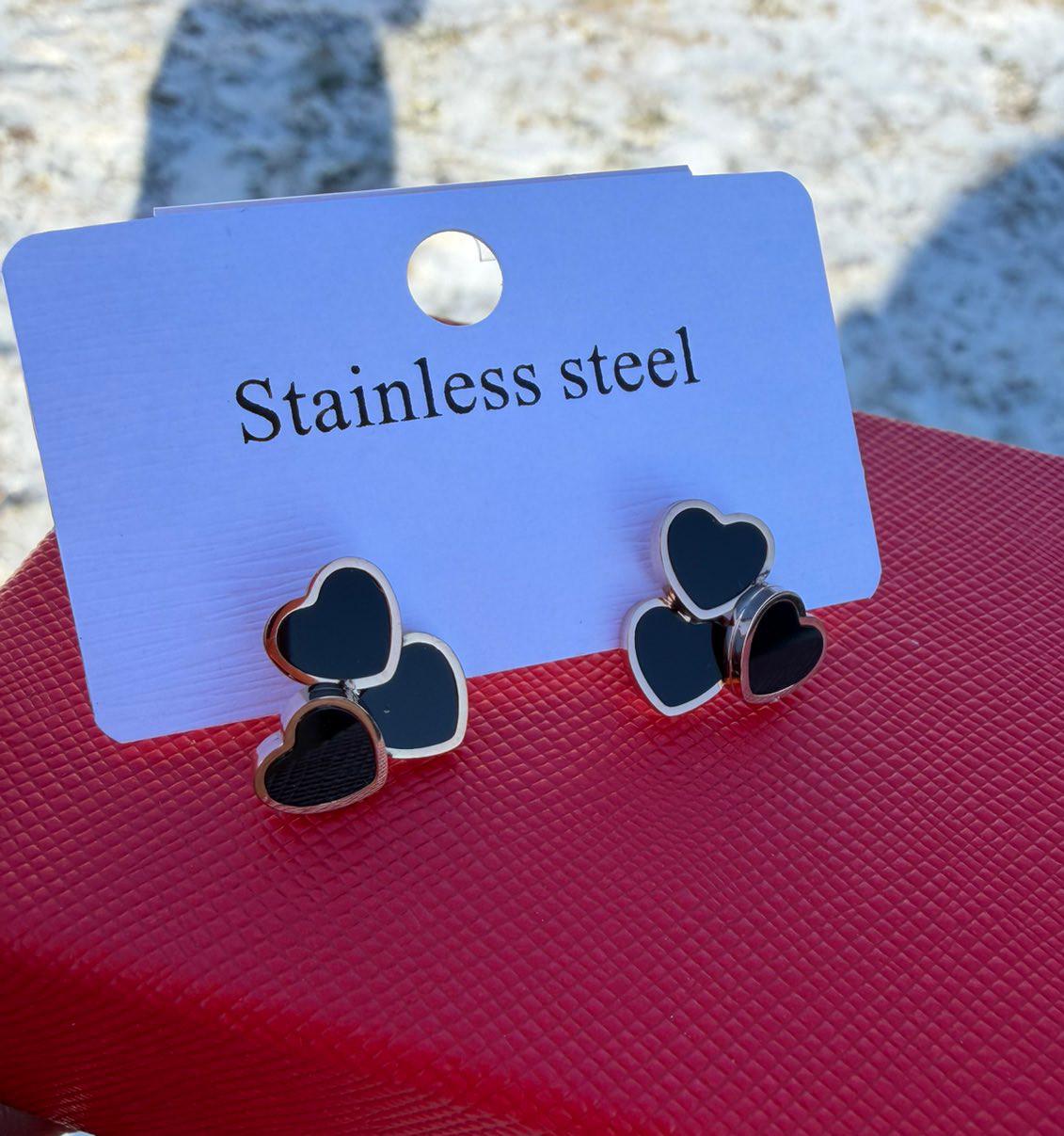 Серьги Xuping Черные сердечки гвозди ювелирный сплав 18к 585п 1,5 см Золотой (322-012)