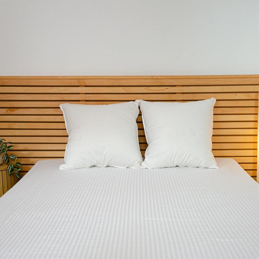 Подушка пухова преміум якості YouStar сатин пружна 70x70 см Білий (psat-70x70-p50-white) - фото 3