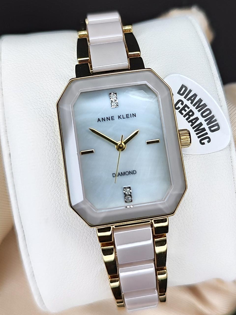 Наручные часы женские Anne Klein AK/5260TNGB с бежевым циферблатом и золотистым стальным браслетом