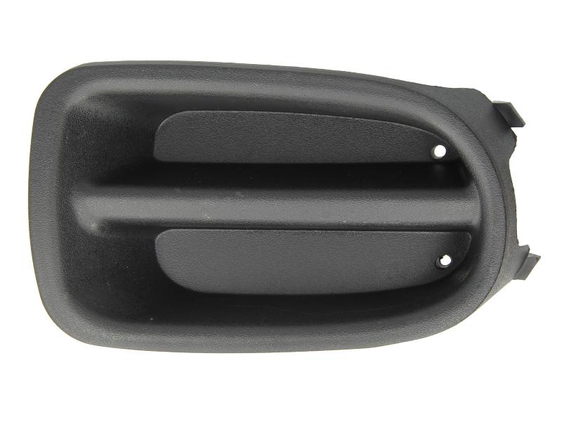 Решетка бампера AVTM Nissan Almera 00-06 правая заглушка 5003 924)