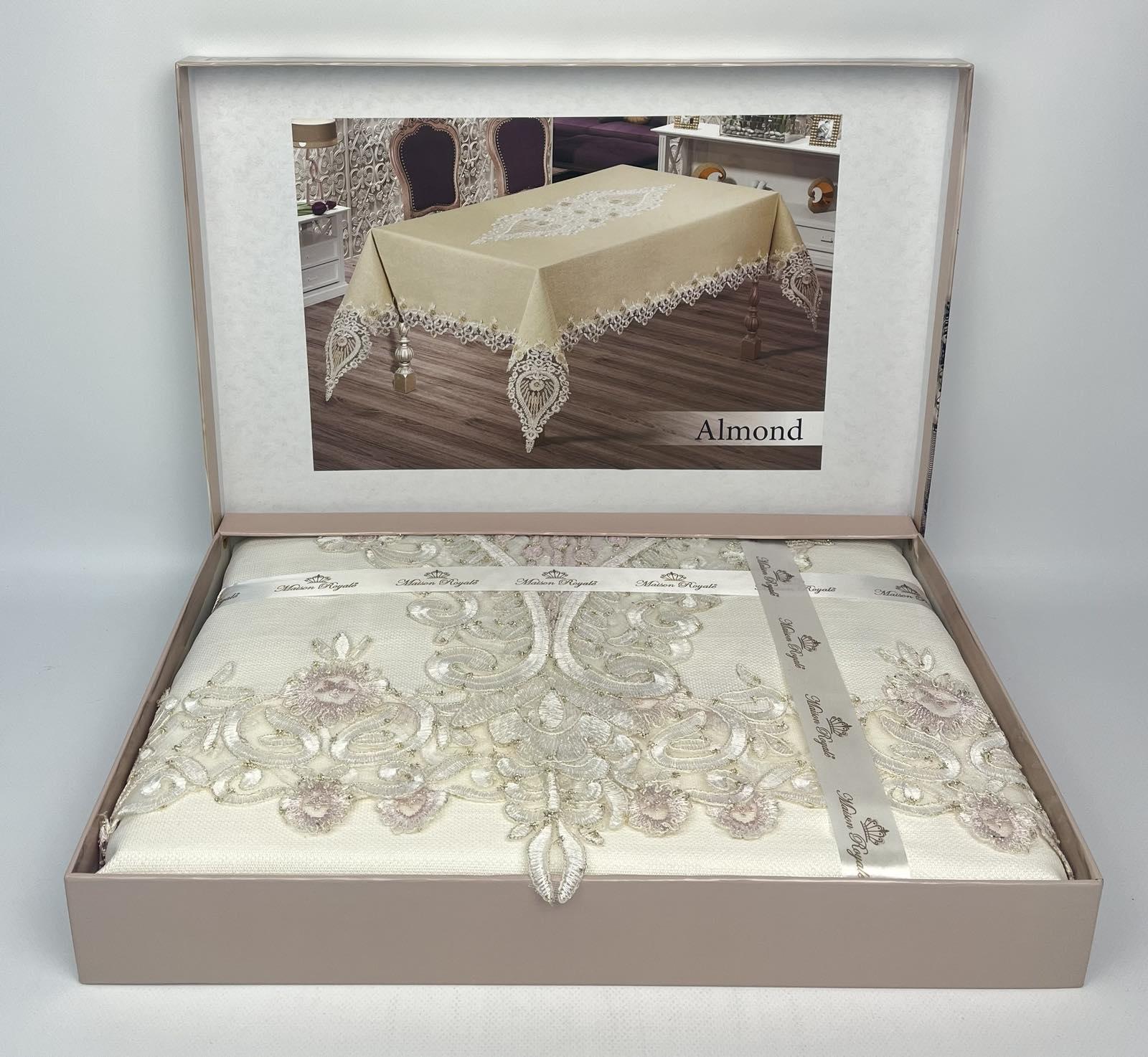 Скатерть с кружевом Maison Royale Almond 160x260 см Powder (CN26415)