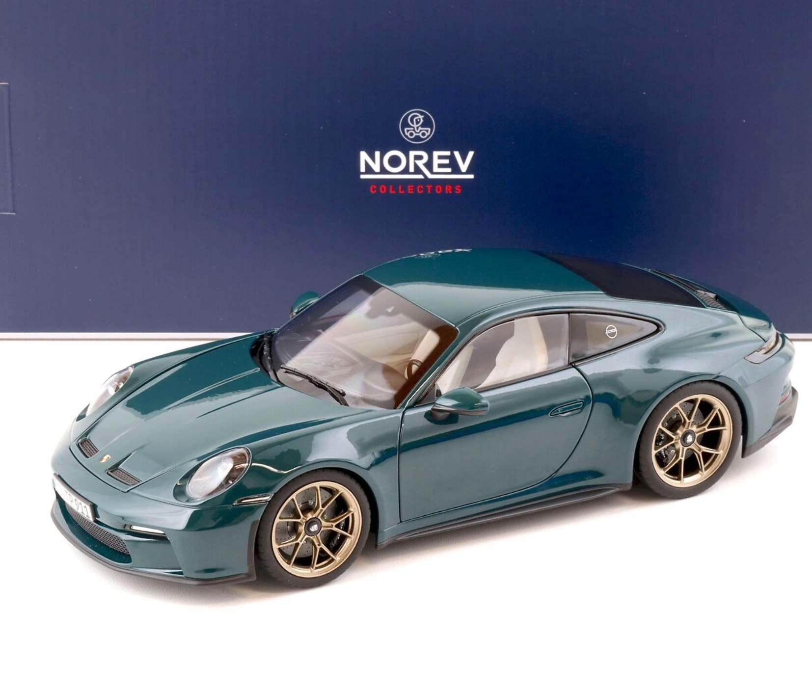 Модель автомобиля Norev 1:18 Porsche 911 992 GT3 Touring Green Metallic (187308) - фото 8 Модель автомобиля Norev 1:18 Porsche 911 992 GT3 Touring Green Metallic (187308) - фото 8