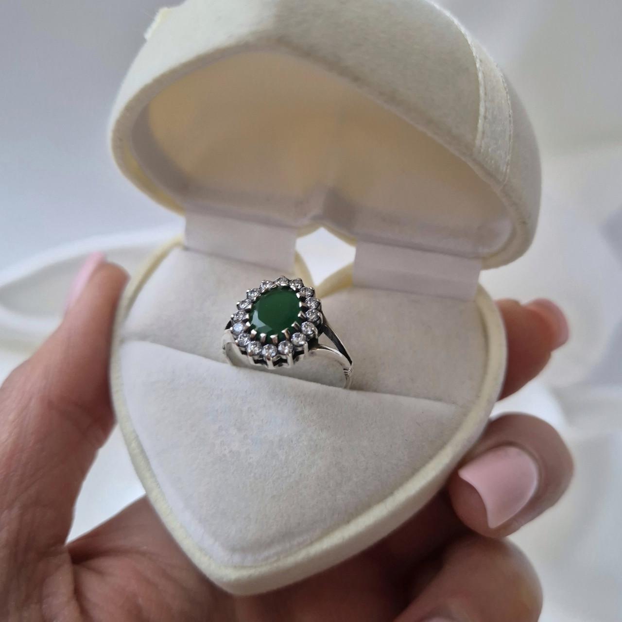 Каблучка овал із зеленим каменем срібло 925 проби 3,19 г р. 17,5 (1885) - фото 4 Каблучка овал із зеленим каменем срібло 925 проби 3,19 г р. 17,5 (1885) - фото 4