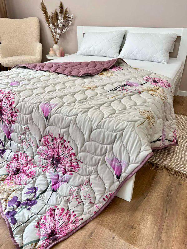 Одеяло летнее двухстороннее с рисунком полутораспальное 150x210 см Розовый