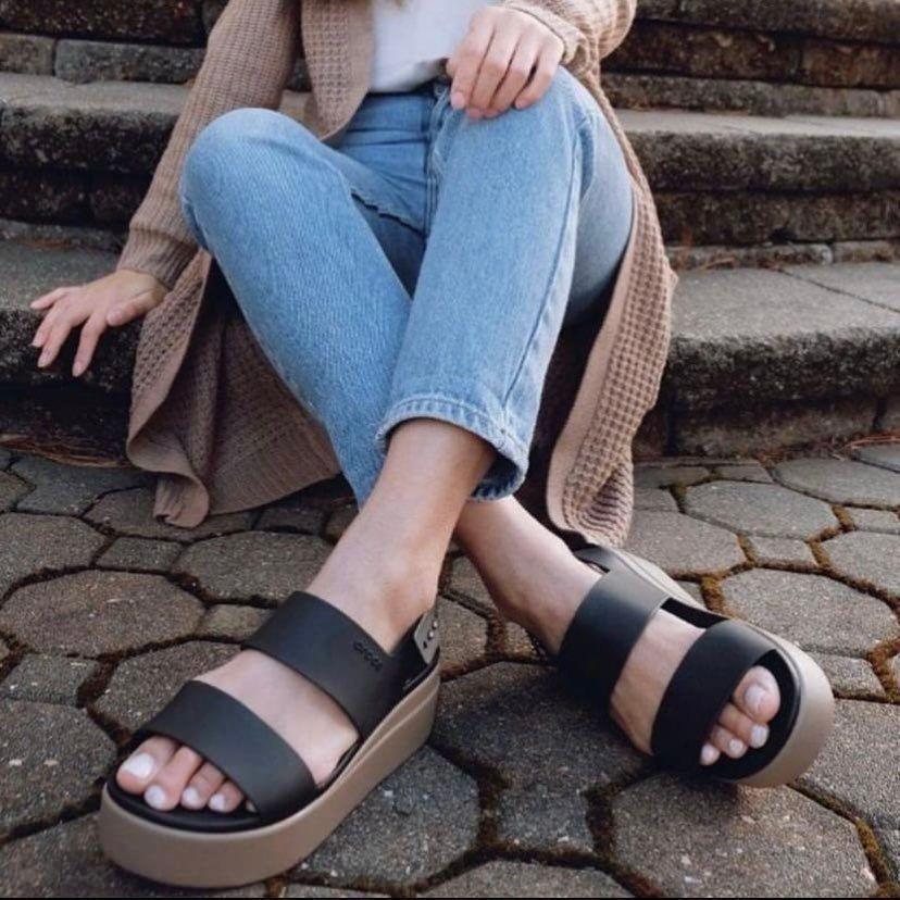 Сандали женские Crocs Brooklyn Low Wedge р. 39/40 Black/Mushroom (14856) - фото 14