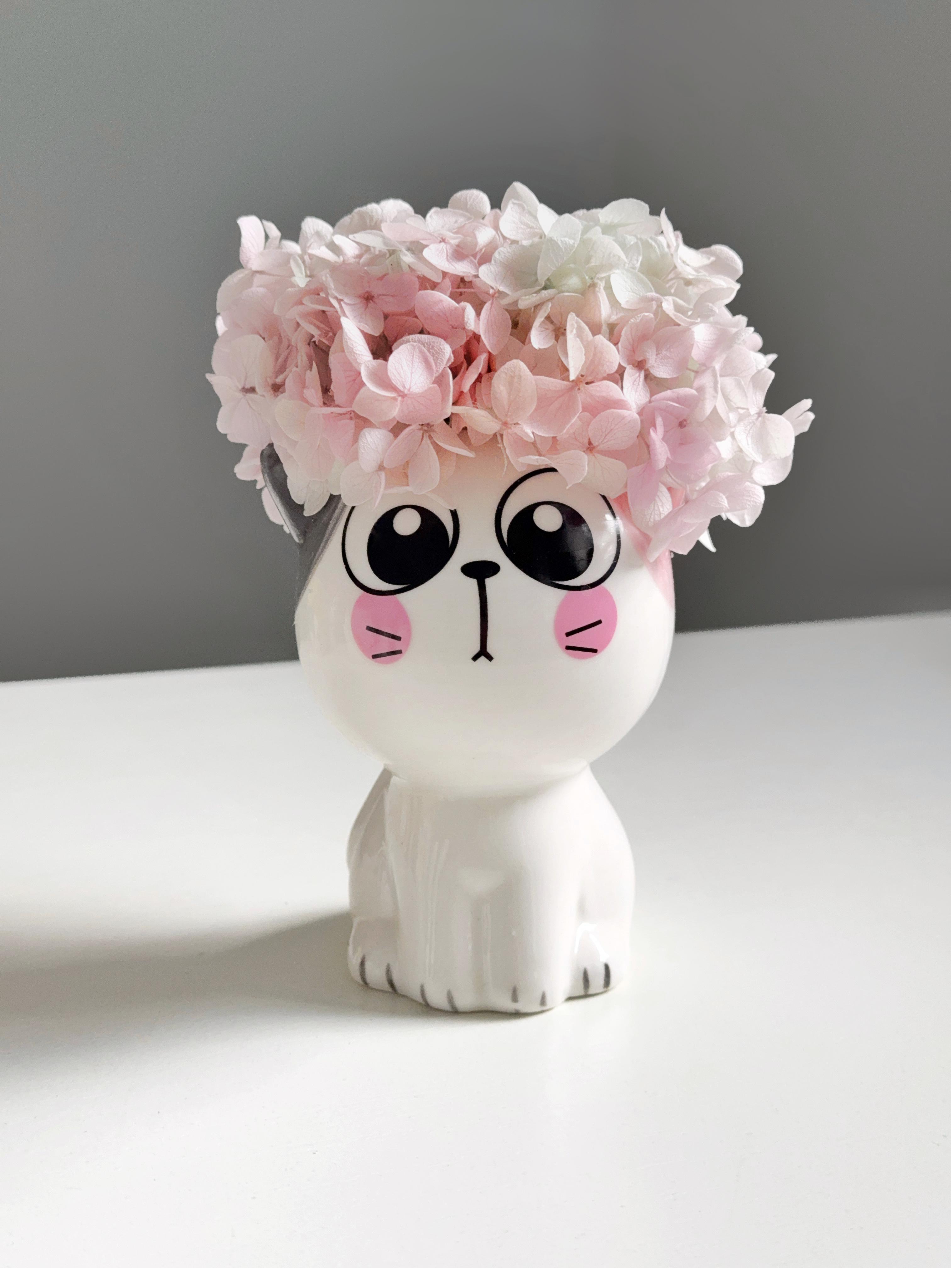 Кашпо Кіт на ніжках зі стабілізованою гортензією 10,5х8,2 см Світло-рожевий