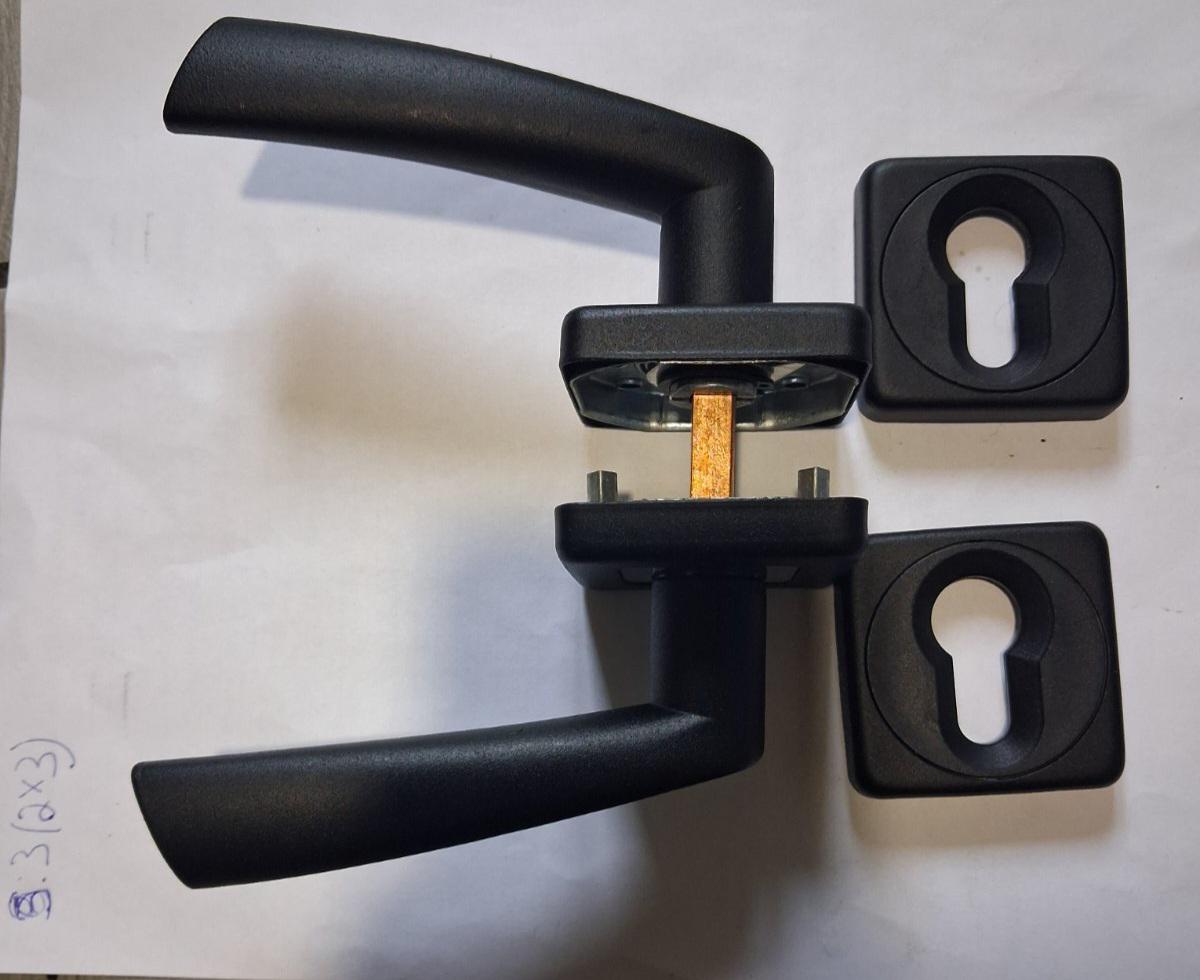 Дверна ручка на розетці Аріко Браво квадрат з декоративною накладкою Чорний (318061E) - фото 2 Дверна ручка на розетці Аріко Браво квадрат з декоративною накладкою Чорний (318061E) - фото 2