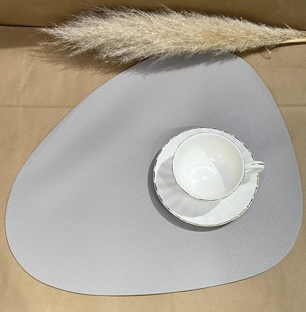 Коврик для сервировки из экокожи капля Серый (BP68) - фото 1 Коврик для сервировки из экокожи капля Серый (BP68) - фото 1