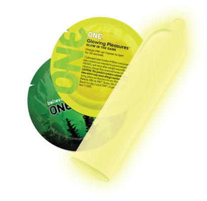 Презервативи ONE Glowing Pleasures світяться в темряві 1 шт. - фото 3