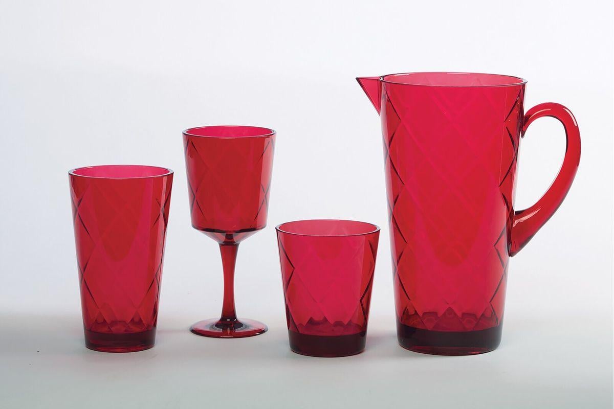 Кувшин с ручкой Certified International Алмазные грани из акрилового стекла 2,1 л Красный (20442) - фото 7 Кувшин с ручкой Certified International Алмазные грани из акрилового стекла 2,1 л Красный (20442) - фото 7