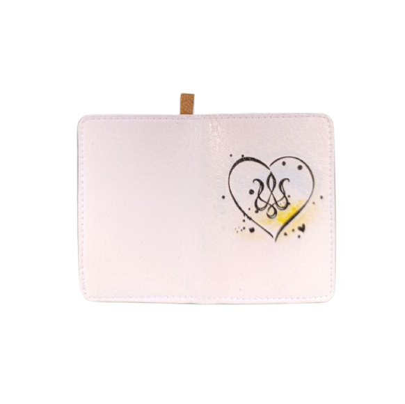 Обложка на права нового образца сердце Украина (30775397)