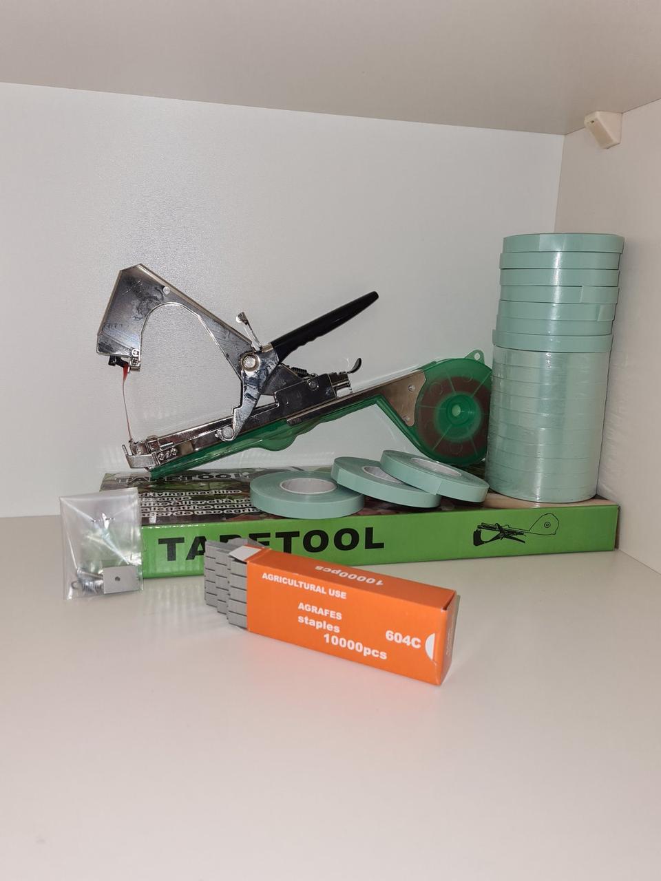 Набор для подвязки растений Tapetool лента 150 мкм 600 м/скобы/нож/пружина - фото 3