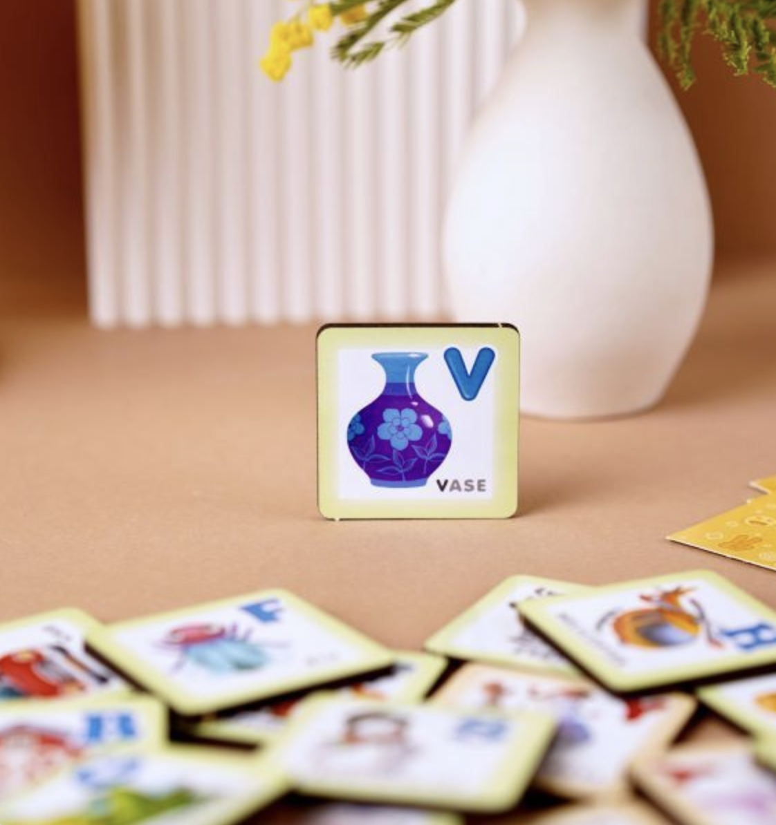 Настольная игра лотто UBumblebees Английская азбука - фото 5 Настольная игра лотто UBumblebees Английская азбука - фото 5