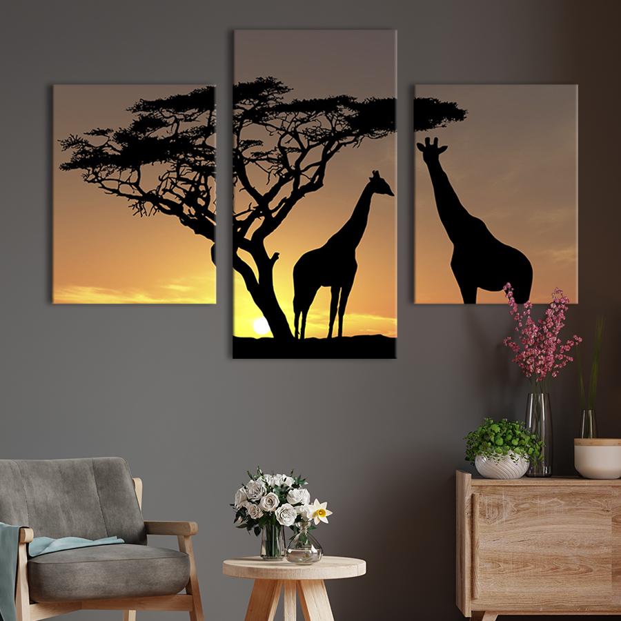 Модульная картина на холсте Триптих Жирафы на закате в саванне 96x60 см (130-32)
