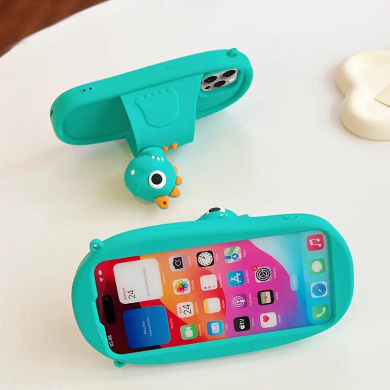 Силиконовый чехол Funny 3D для Apple iPhone 15 Pro Max (6.7") | Baby dragon - фото 2