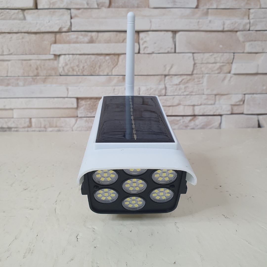 Светильник в виде камеры Solar Monitoring Lamp с датчиком движения и пультом управления (L6A-C5) - фото 3 Светильник в виде камеры Solar Monitoring Lamp с датчиком движения и пультом управления (L6A-C5) - фото 3