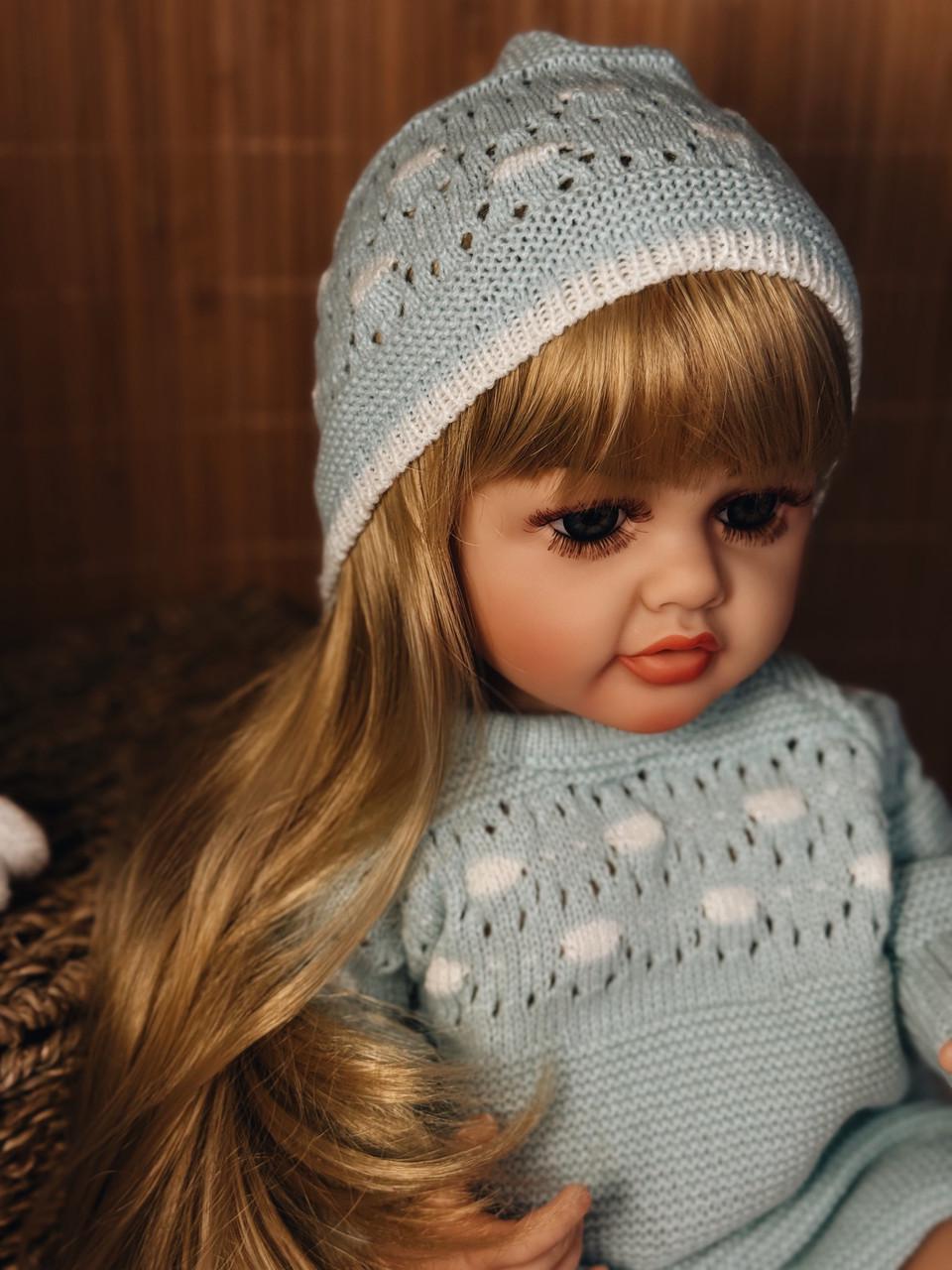 Кукла кукла реалистичная KEIUMI винил-силиконовая в голубом комбинезоне с аксессуарами 55 см Голубой - фото 3