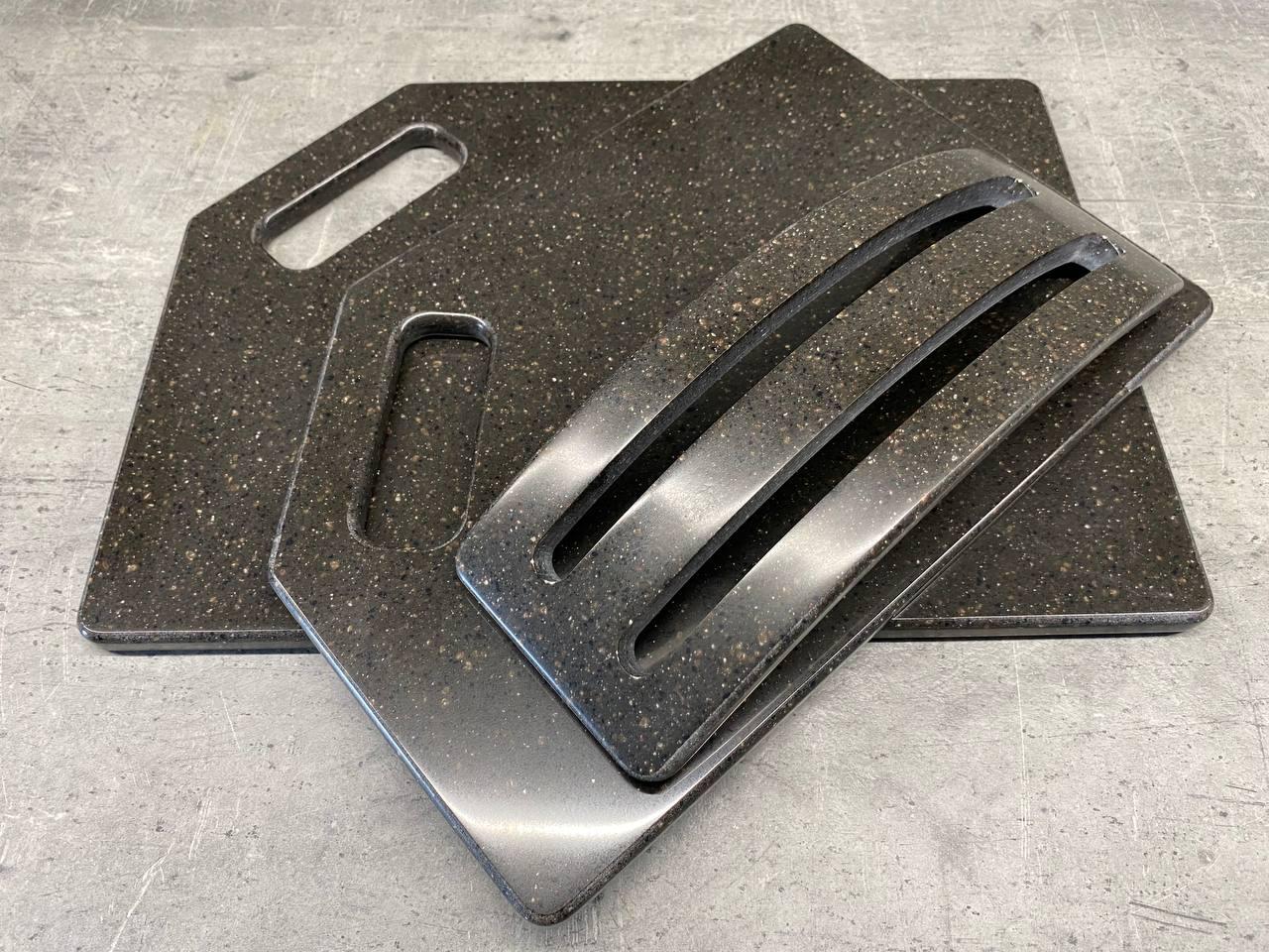 Набор досок кухонных Cacao Umber из искусственного камня на подставке 2 шт. (225) - фото 4 Набор досок кухонных Cacao Umber из искусственного камня на подставке 2 шт. (225) - фото 4