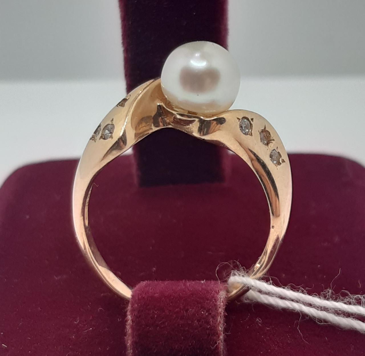 Кольцо золото белый жемчуг 585° 3,77 г р. 17 (к381)