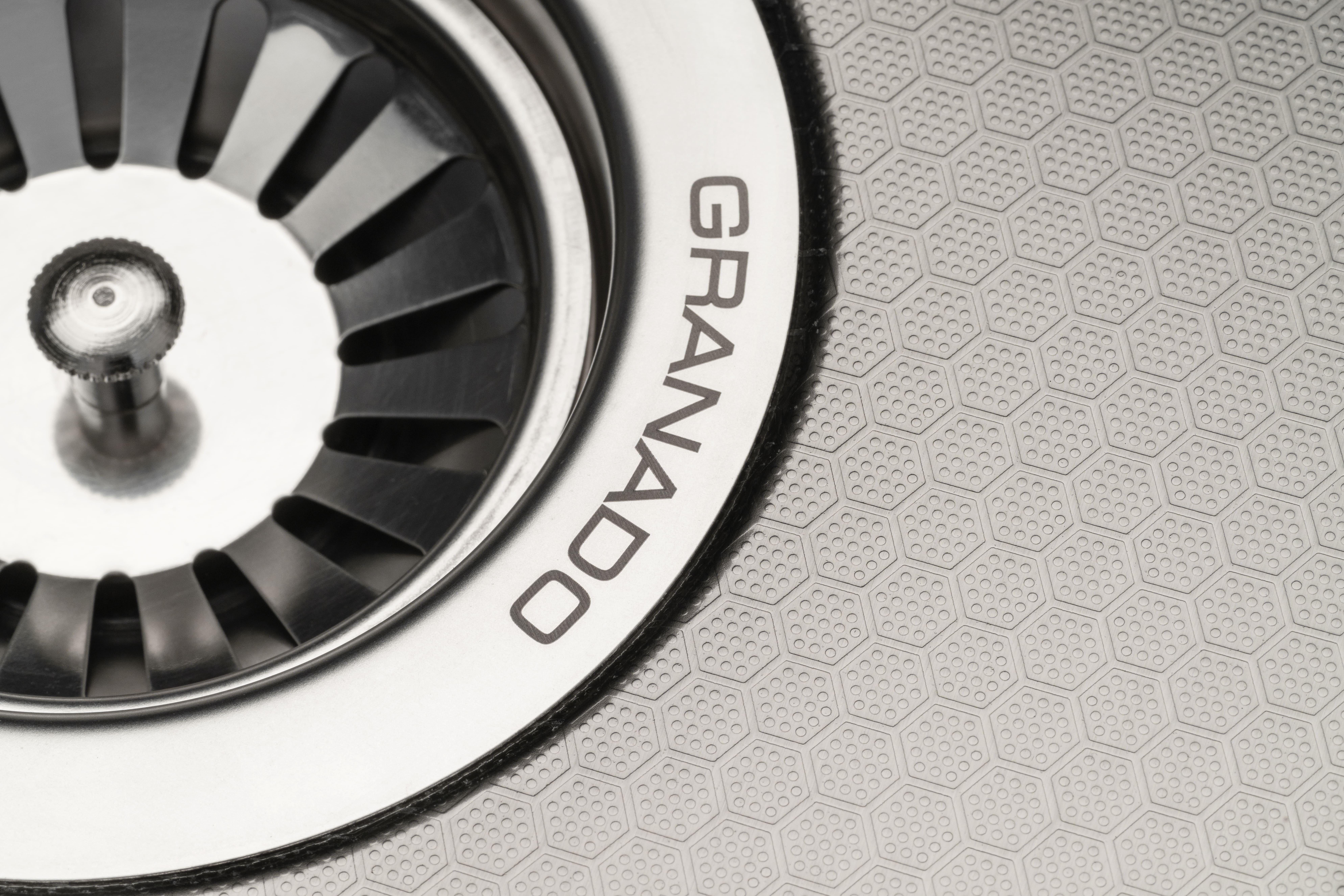 Мийка сталева Granado Under top Steel S201 Honeycomb 450х430х220 мм Black - фото 5 Мийка сталева Granado Under top Steel S201 Honeycomb 450х430х220 мм Black - фото 5