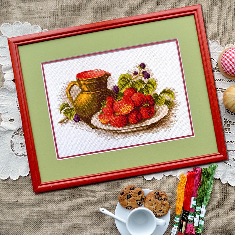 Набор для вышивки крестом Натюрморт с клубникой (88)