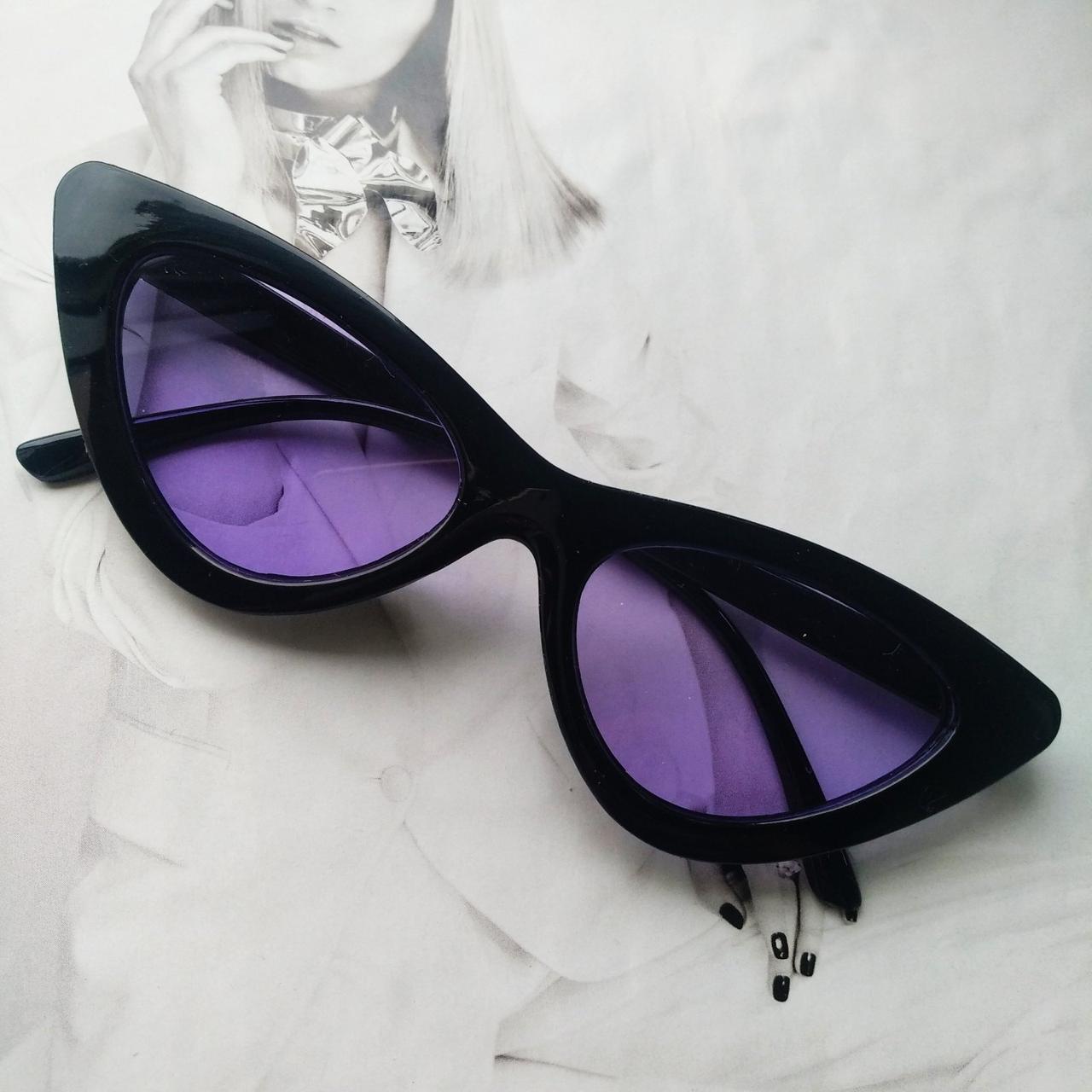 Очки треугольные солнцезащитные Кошачий глаз Черный/Сиреневый