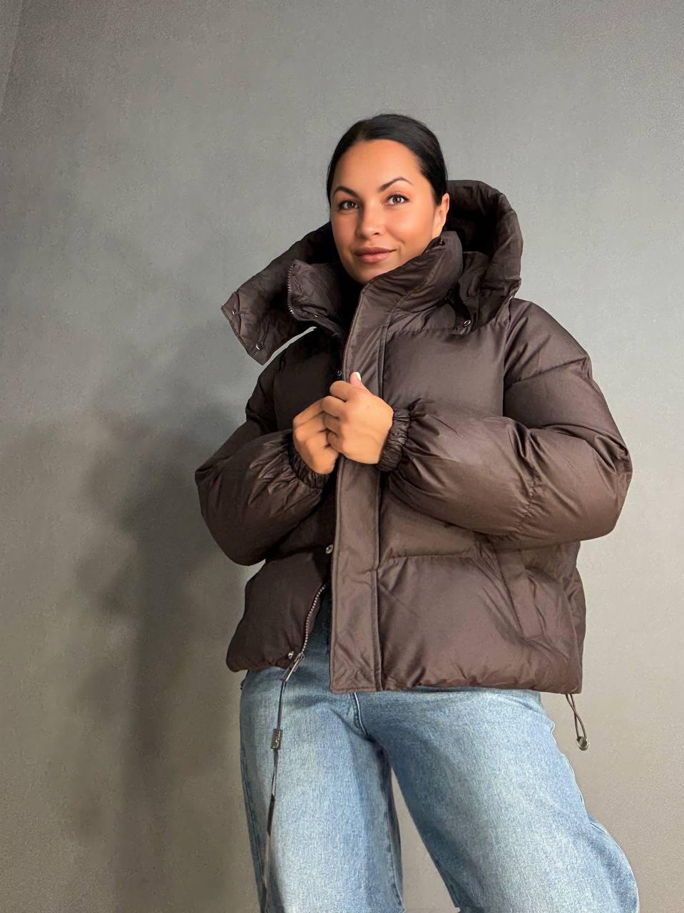 Куртка женская Lady Yep 10005 дутая пуффер с капюшоном р. 42 Коричневый - фото 1 Куртка женская Lady Yep 10005 дутая пуффер с капюшоном р. 42 Коричневый - фото 1