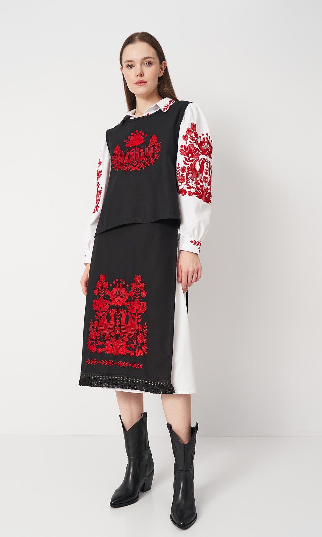 Костюм жіночий з вишивкою Вишиваночка р. 48 Чорний (К0110-2)