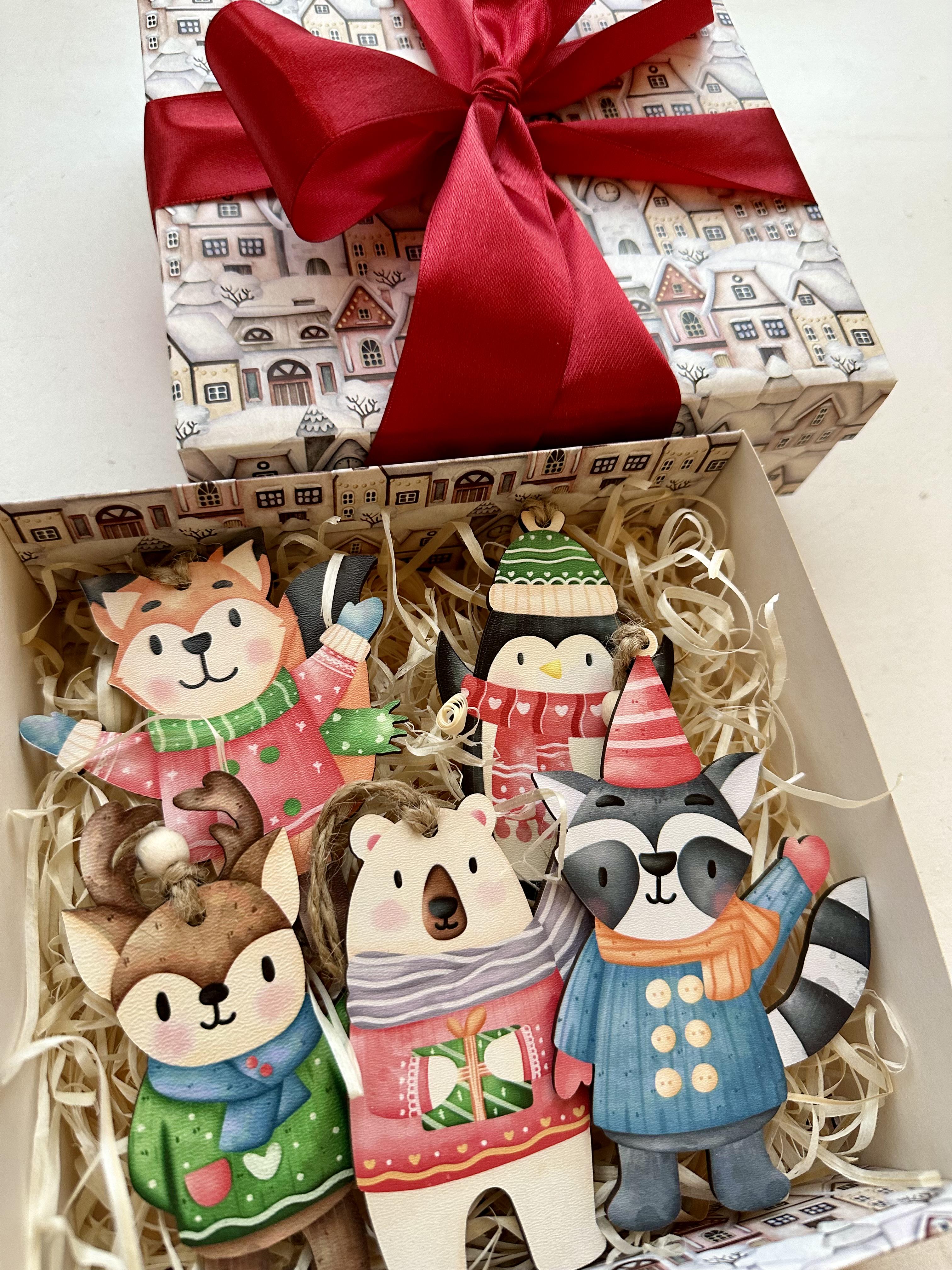 Набір подарунковий з іграшками деревʼяними новорічними 5 шт. - фото 7 Набір подарунковий з іграшками деревʼяними новорічними 5 шт. - фото 7