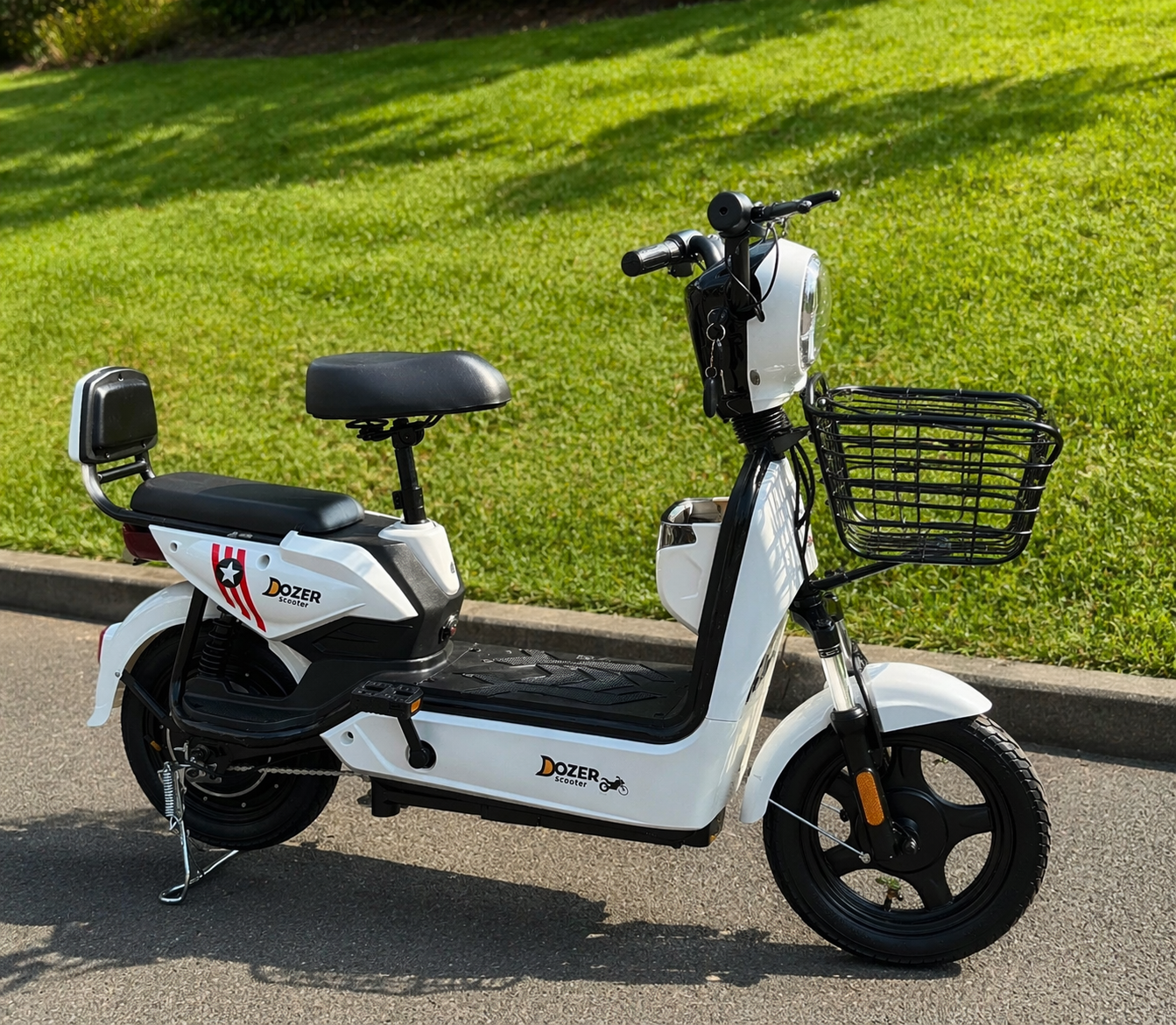 Электроскутер DOZER B-500 для взрослых двухместный 500 вт с педалями запас хода до 45 км.