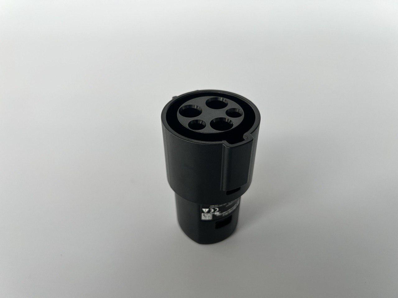 Перехідник адаптер TESLA Type 1 (J1772) - фото 3 Перехідник адаптер TESLA Type 1 (J1772) - фото 3