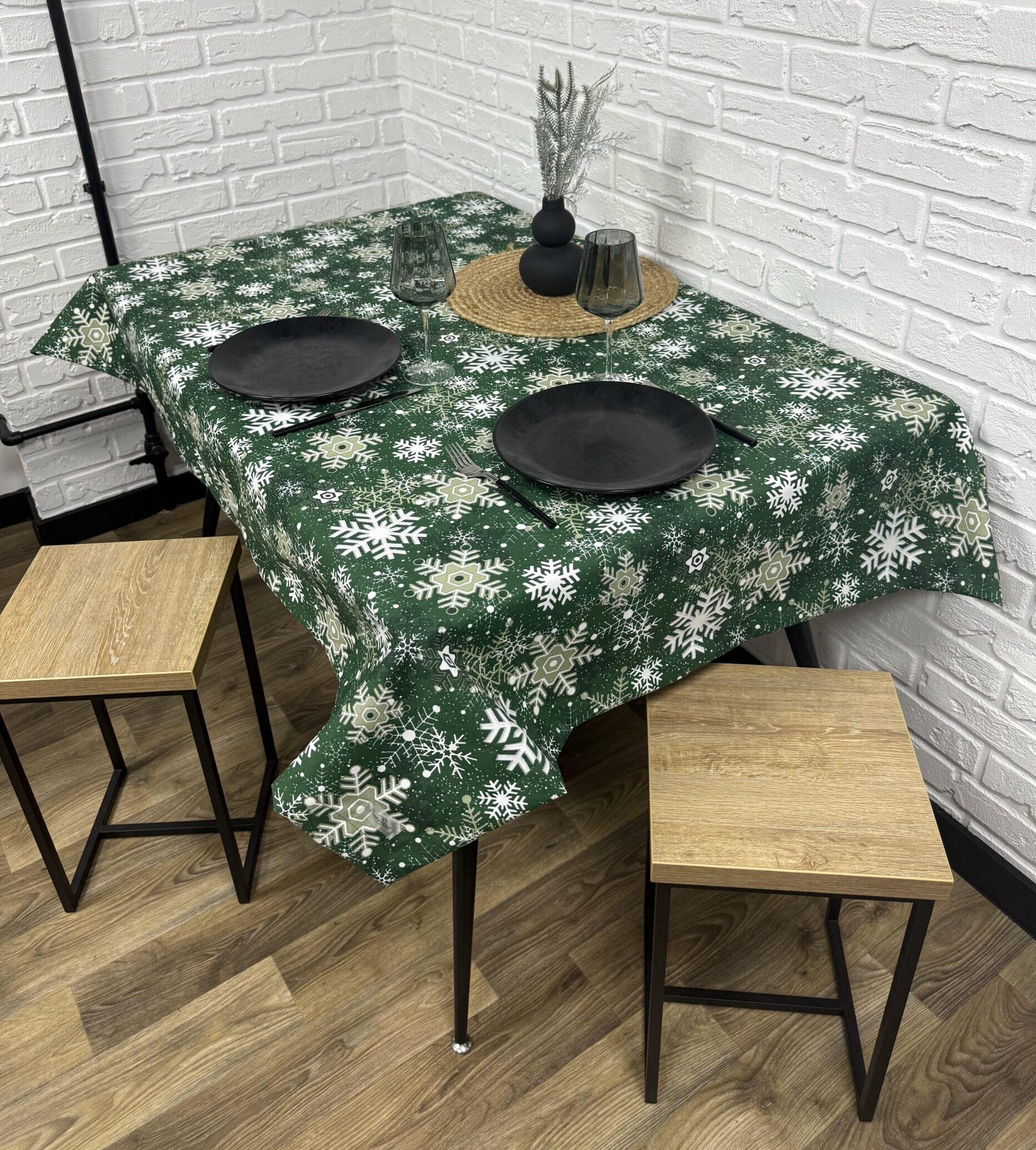 Скатерть Comfort Home X-mas snowflakes новогодняя водоотталкивающая с тефлоновым покрытием 100x150 см