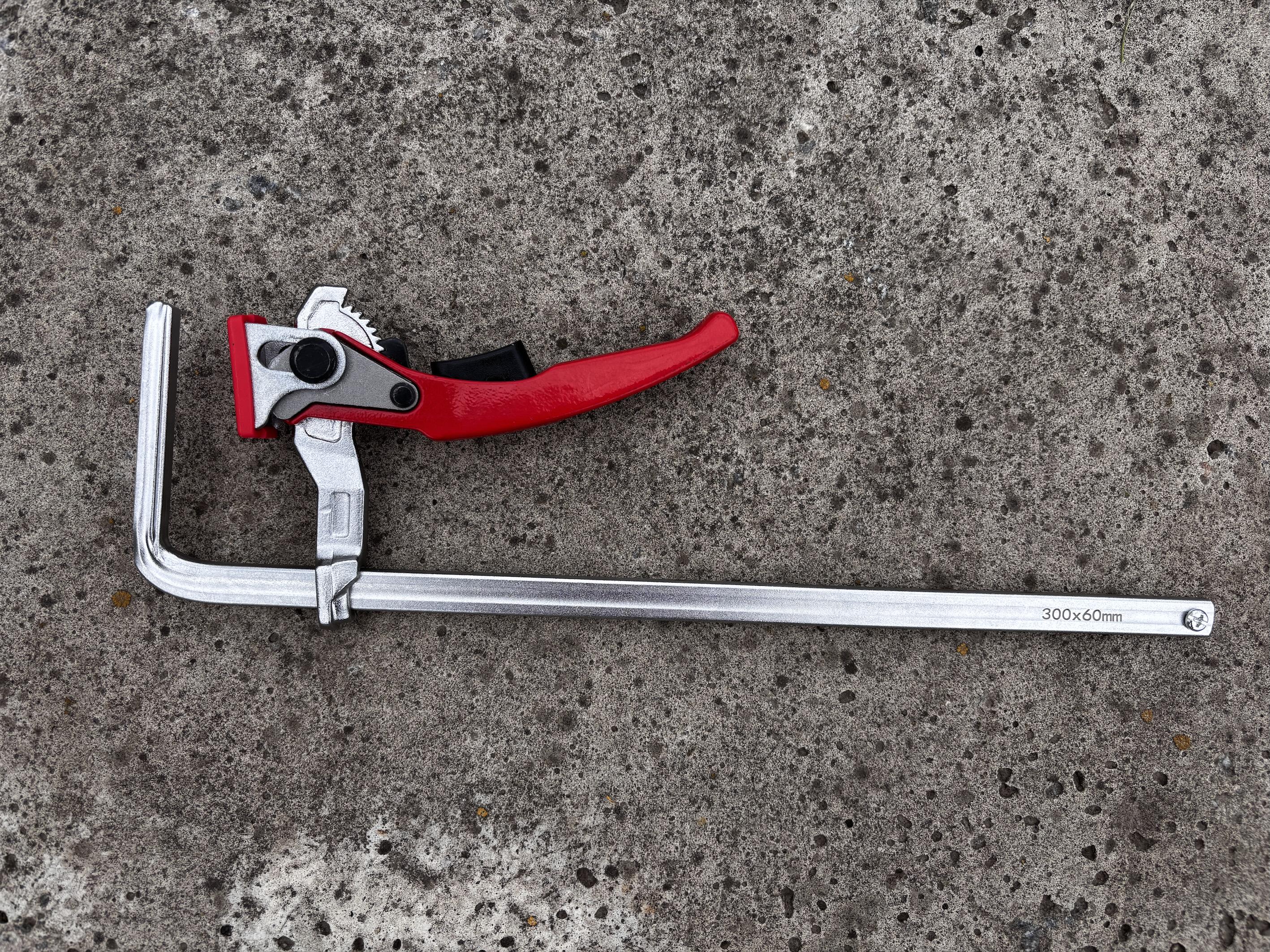 Струбцина для направляючої шини DMT важільна швидкозатискна 300х60 мм - фото 4 Струбцина для направляючої шини DMT важільна швидкозатискна 300х60 мм - фото 4