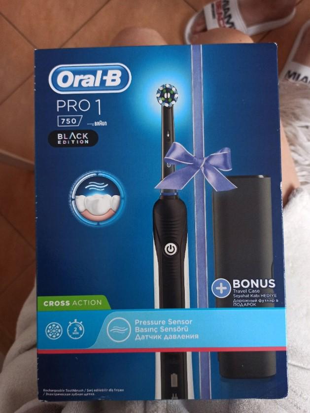 Електрична зубна щітка Oral-B PRO 1 750 CrossAction Чорний - фото 6