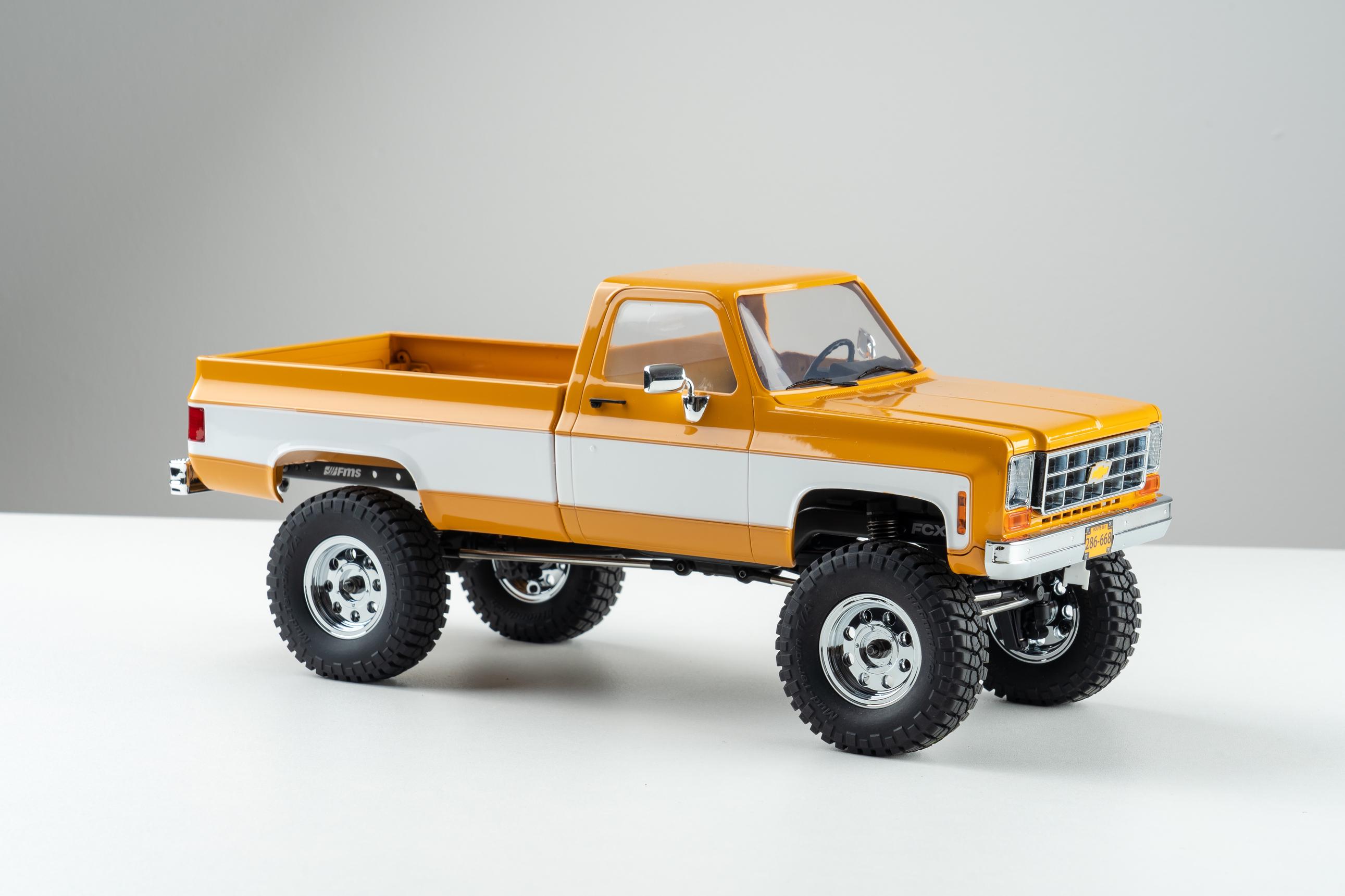 Машинка на радиоуправлении FMS 1:18 Chevrolet K10 RTR Желтый - фото 21 Машинка на радиоуправлении FMS 1:18 Chevrolet K10 RTR Желтый - фото 21