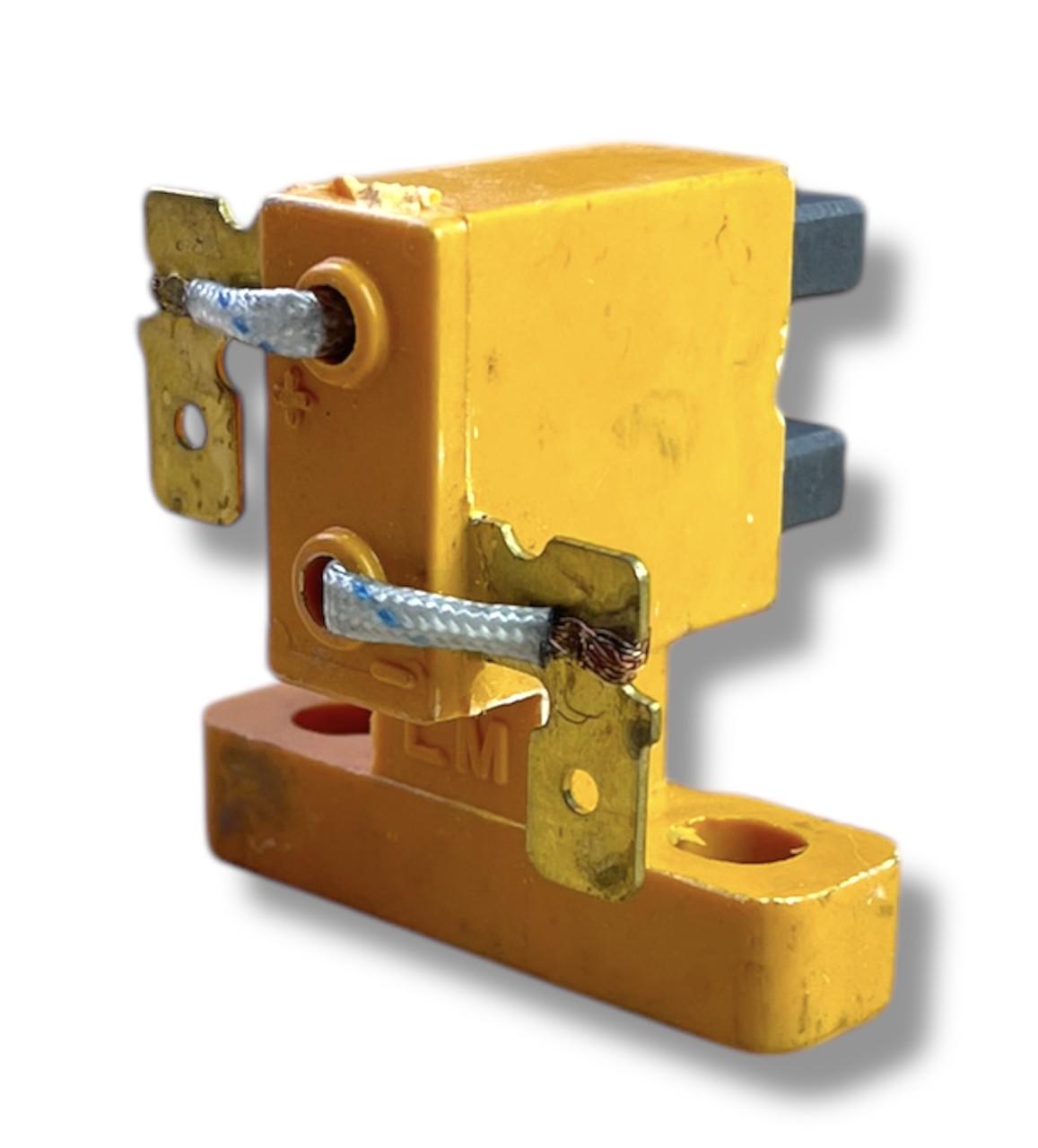 Щетки генератора 5 кВт-6,5 кВт со щеткодержателем класс А - фото 4