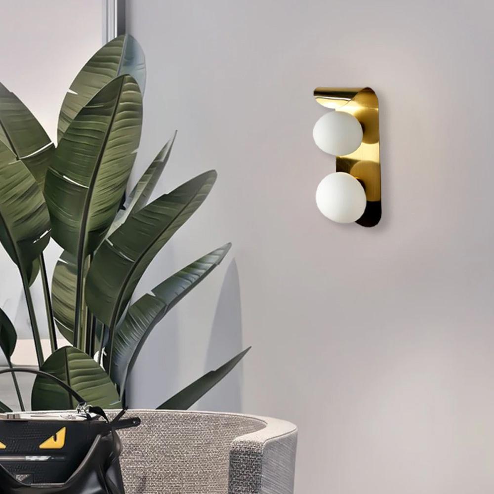 Бра Line.F WB 17/2 AB в латунном корпусе с двумя белыми плафонами (3214_6463)