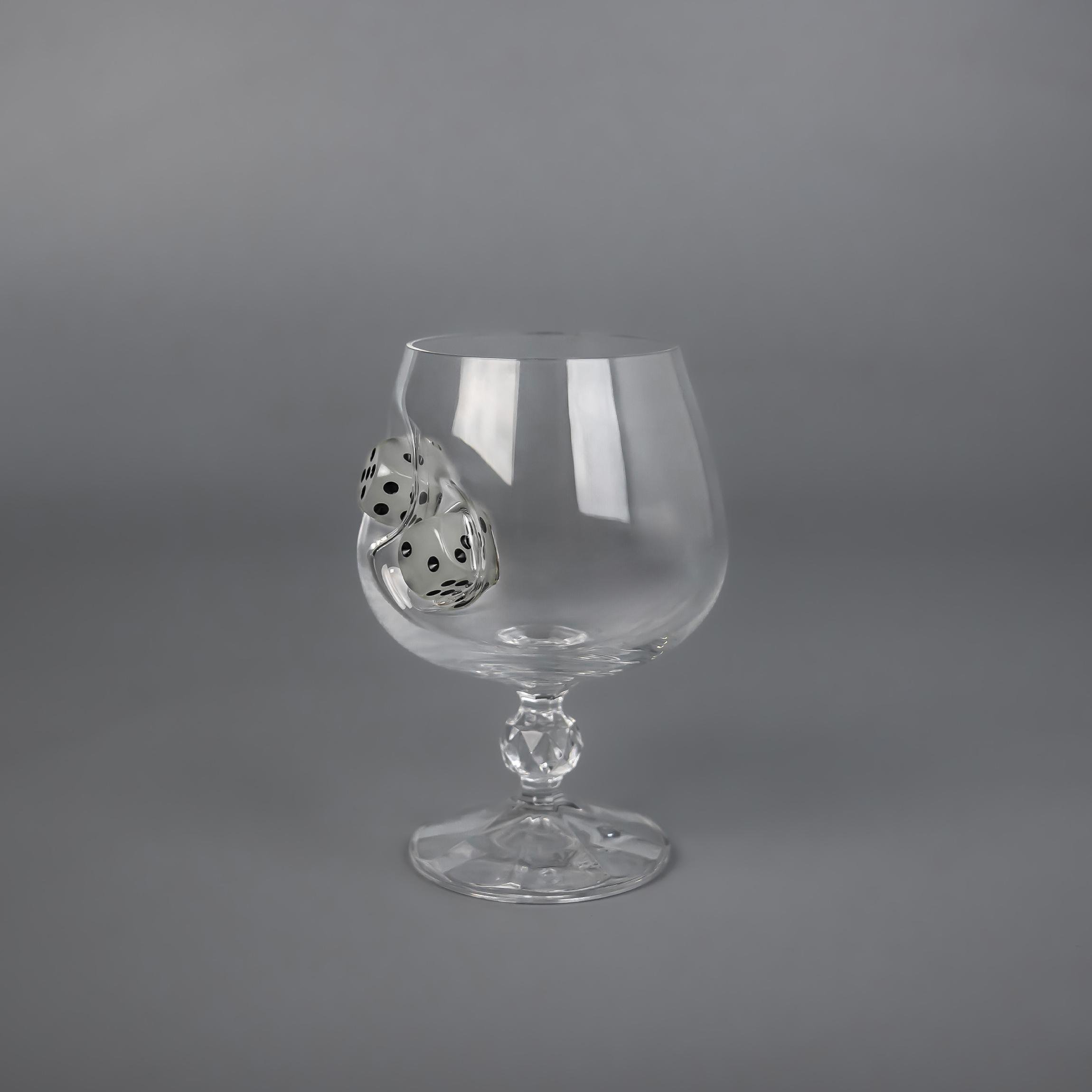 Коньячный бокал VSKLO с кубиком 265 мл - фото 3 Коньячный бокал VSKLO с кубиком 265 мл - фото 3